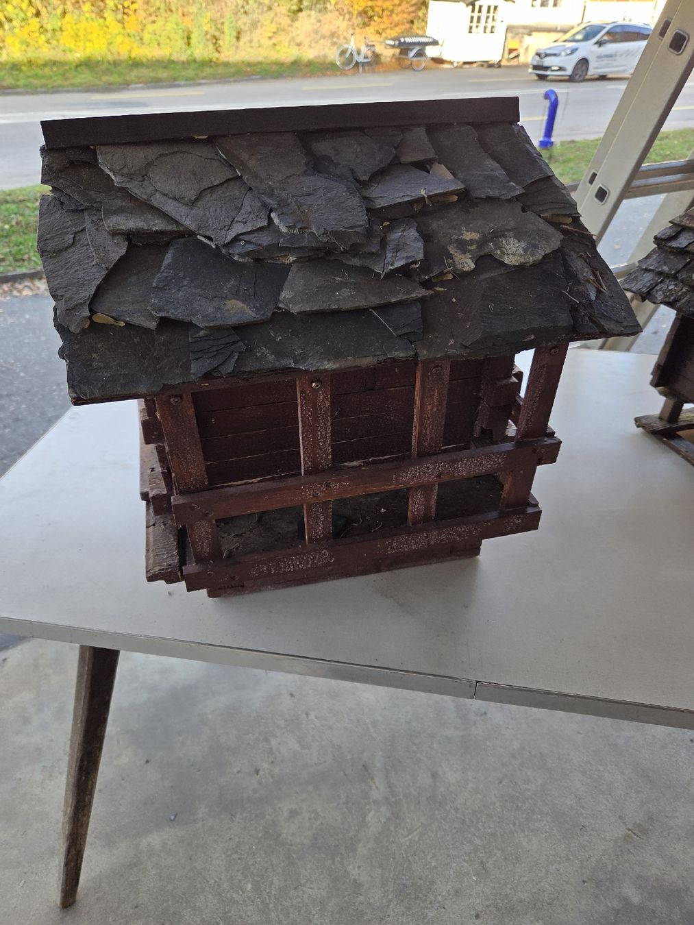 Articoli in legno: Walliser HAUS – Usato da Burg im Leimental venduto da Spuma87 1