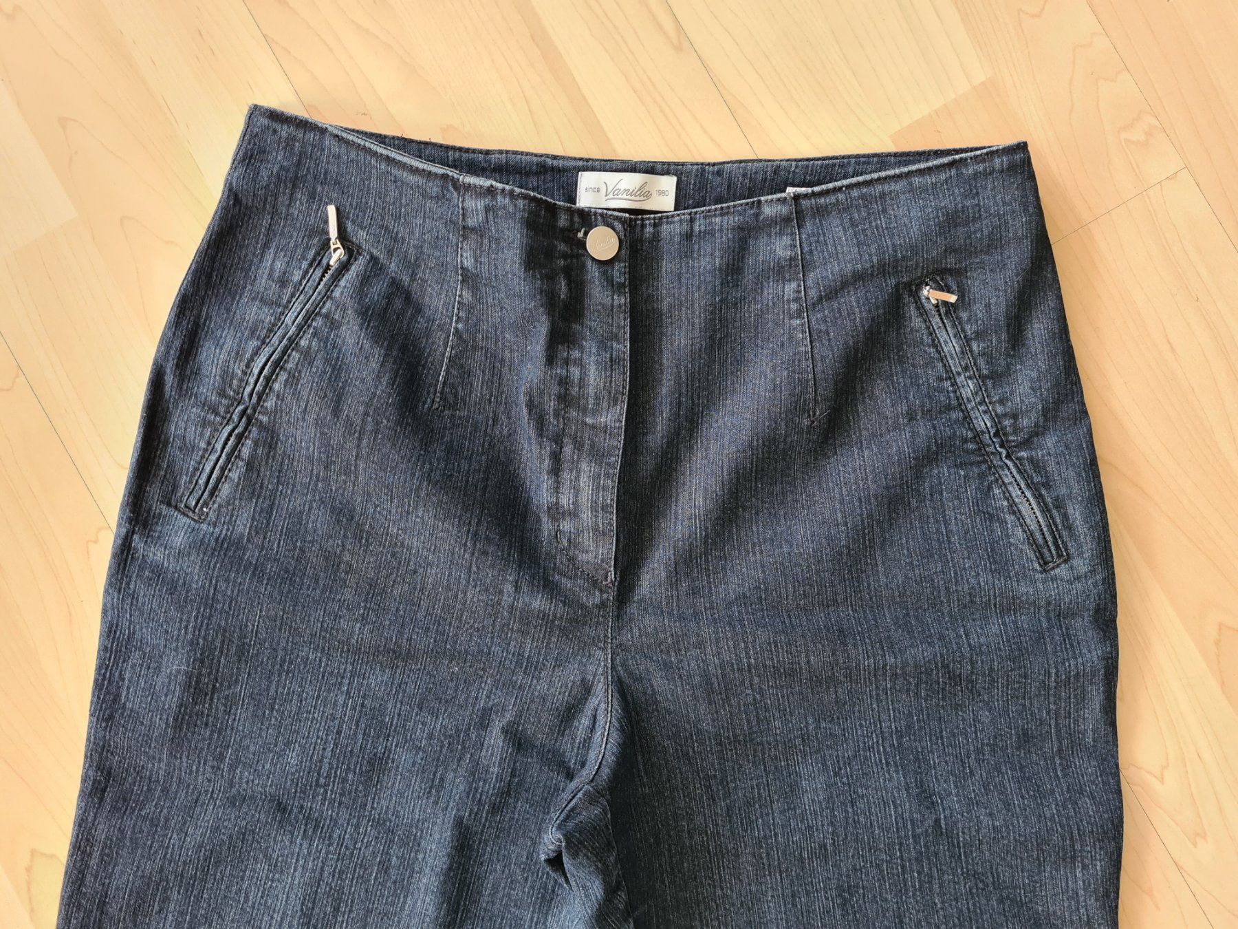 Jeans: Jeans blauschwarz von Vanilia, Gr. 40 – Usato da Suhr venduto da andreas_2008 1