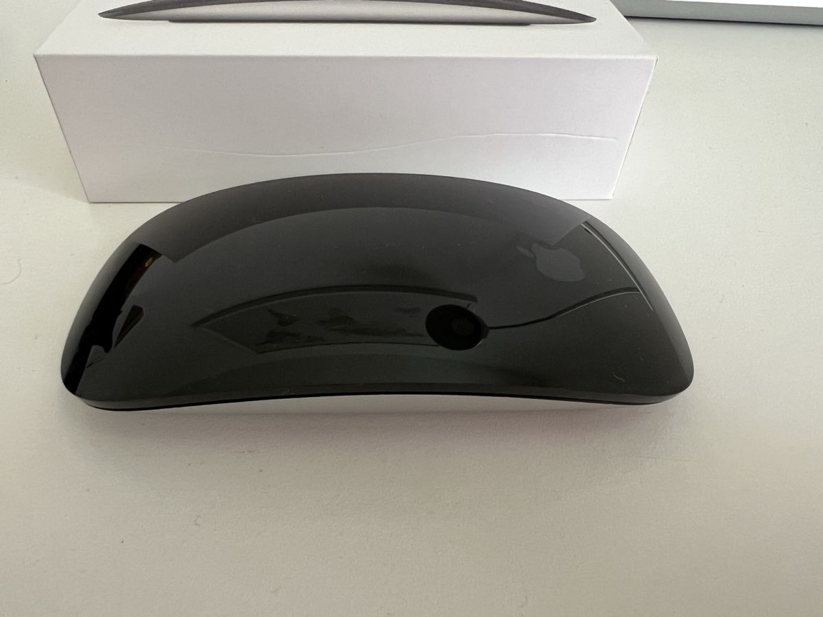 Apple Mouse: Apple Magic Mouse schwarz mit Kabel in Originalverpackung – Nuovo (secondo la descrizione) da Glis venduto da eve_lts7 1