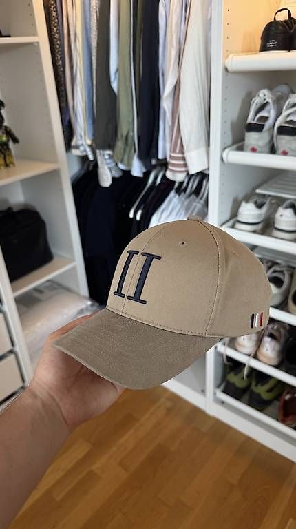 Hüte, Mützen & Caps: Cap Mütze - Les Deux Cap / Baseball Cap  Beige – Gebraucht aus Liebefeld von BernVerkaufAnkauf