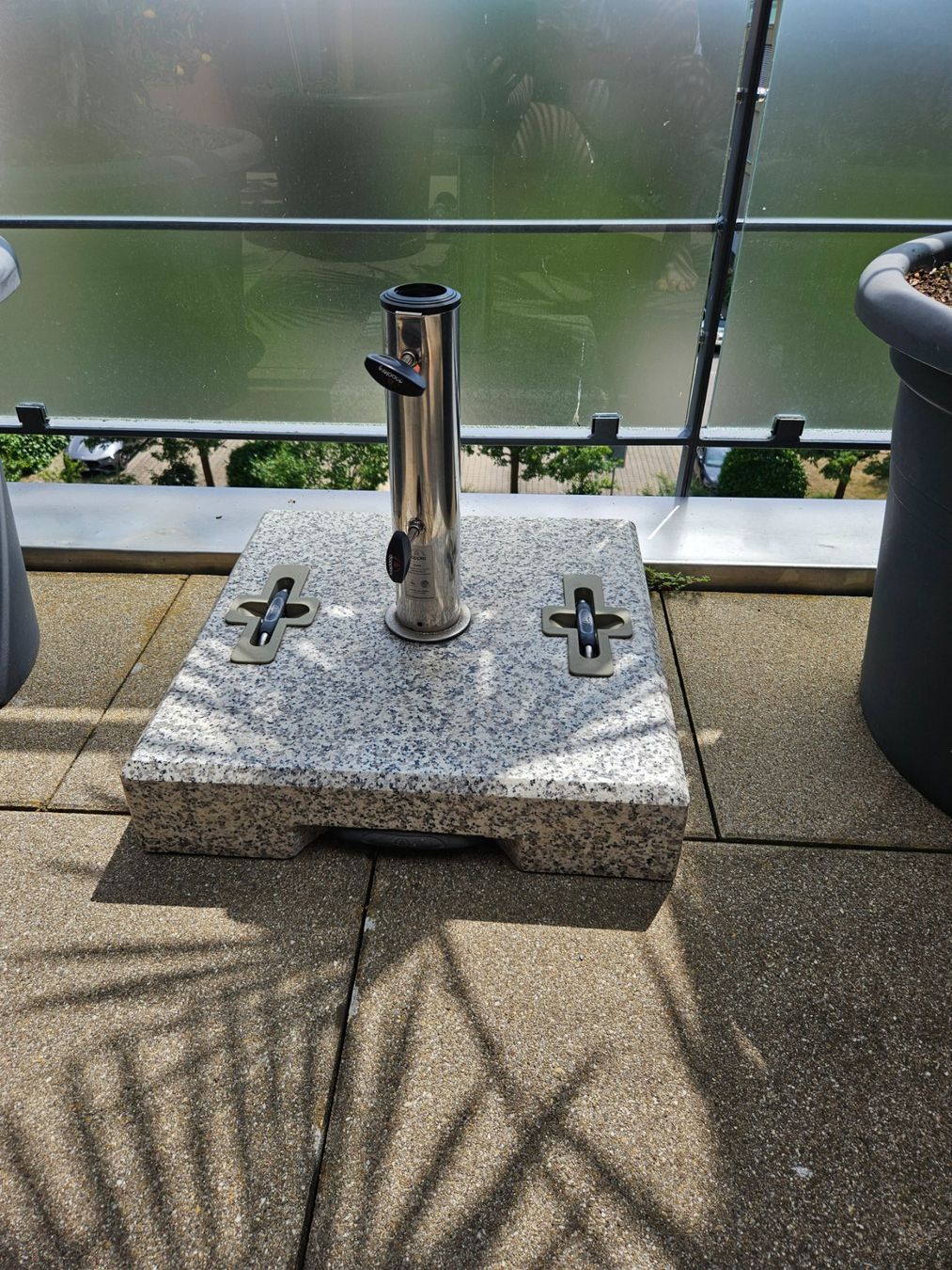 Altro: Sonnenschirmständer Granit von "Doppler" 50kg. – Usato da Kreuzlingen venduto da staldi79