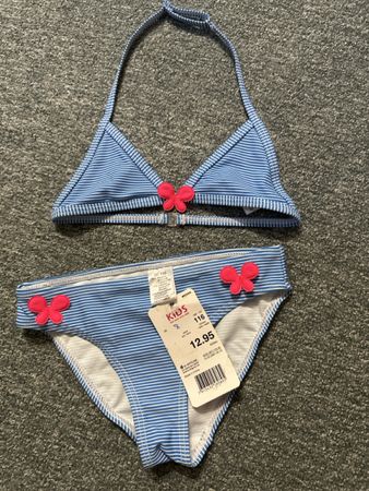 Bikini blau weiss gestreift mit Schmetterling Grösse 116