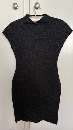 Robe zara noir à paillettes 