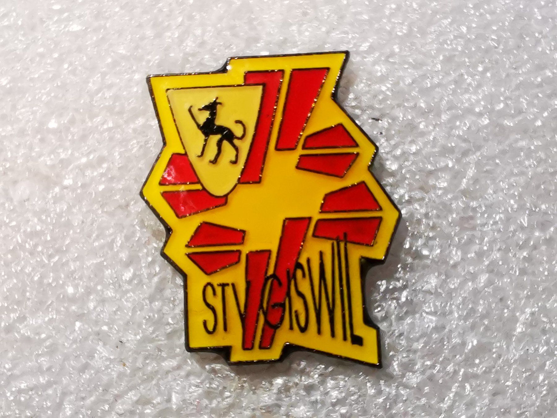 Placchette & Badge: Ansteckpin 59: stv Giswil – Usato da Oppligen venduto da Pin-Fall-Shop
