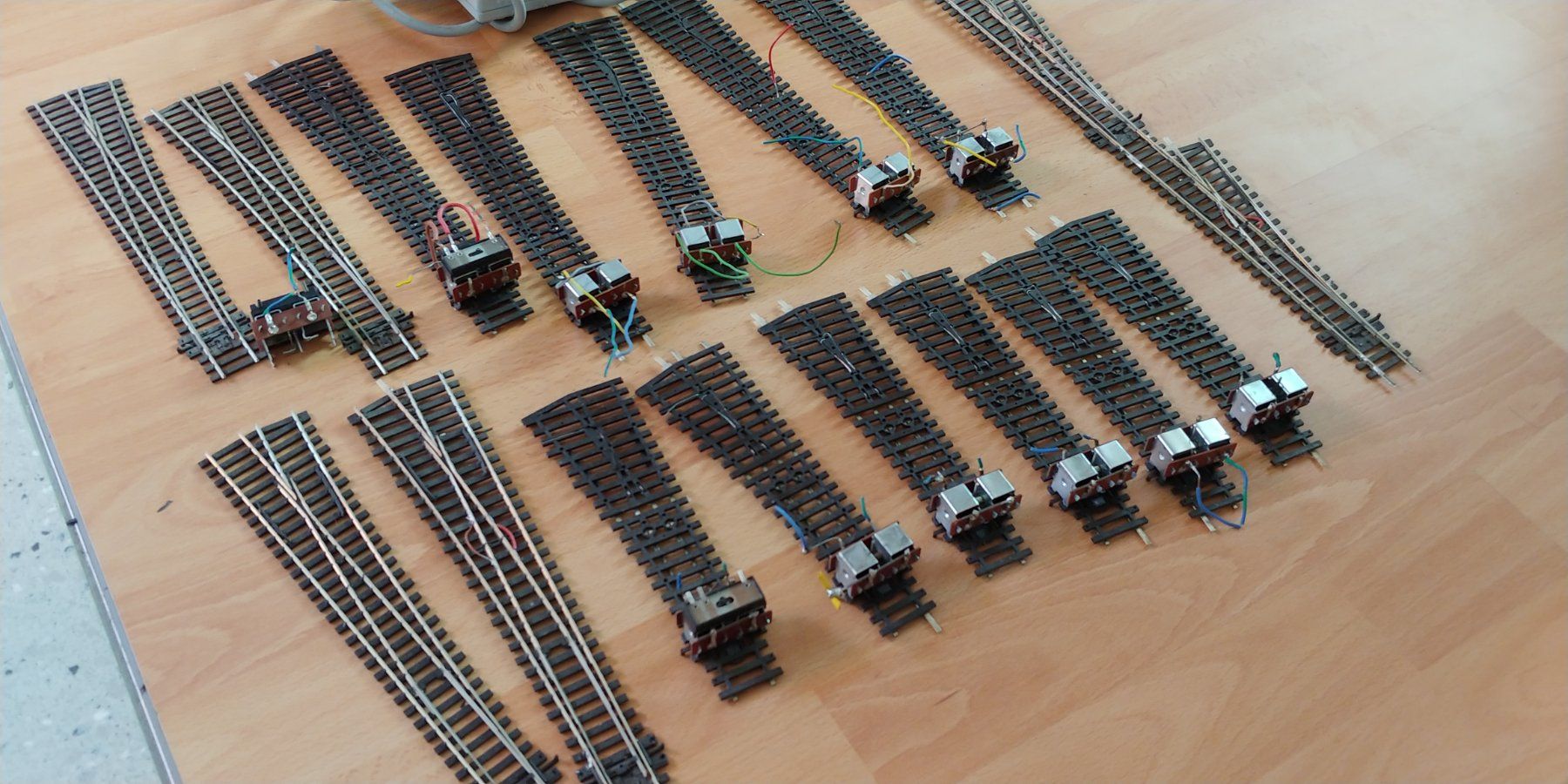 Modelleisenbahnen: Peco Gleise mit Trafo HO – Gebraucht aus Waltenschwil von Ardnas007 2