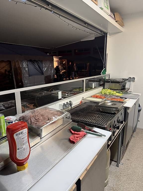 Rimorchi: Imbiswagen / Foodtruck  – Usato da Seon venduto da volki83 1