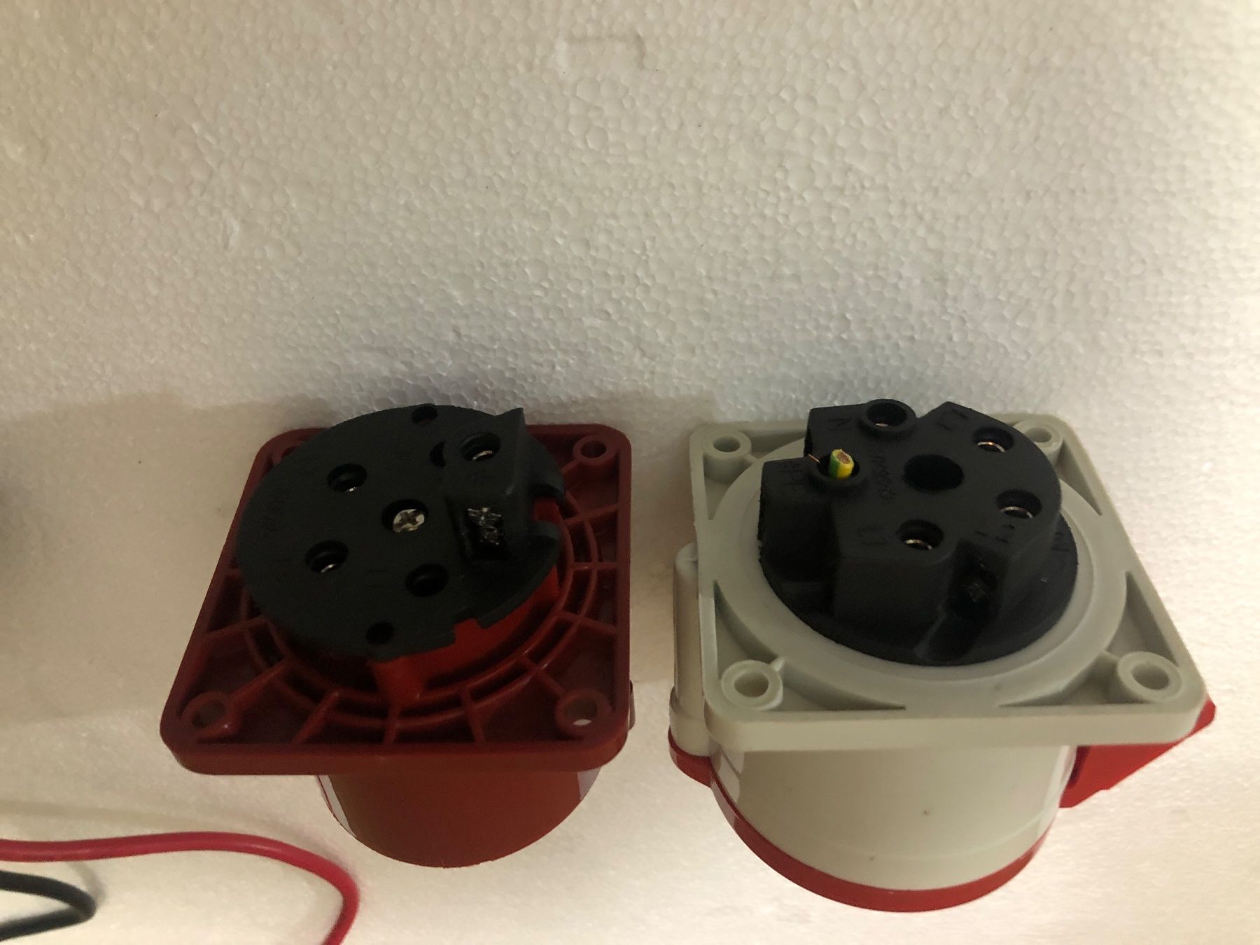 Stecker: Einbausteckdose Steckdosen  32A  +16-10A – Gebraucht aus Biel-Bienne von alos07 3