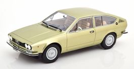 Alfa Romeo Alfetta GT 1974-1980 hellgrün met.     1:18