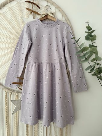 Süsses Mädchen Kleid Gr. 140, Blumenmuster *NEU