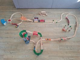 Grand circuit de train en bois et accessoires, 120pces