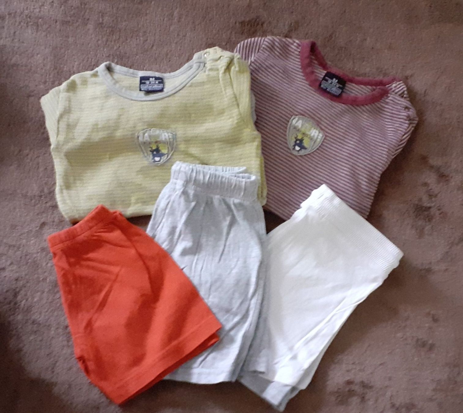 Lotti & Set di vestiti: Kleiderset gr 92 – Usato da Astano venduto da mclotto 3