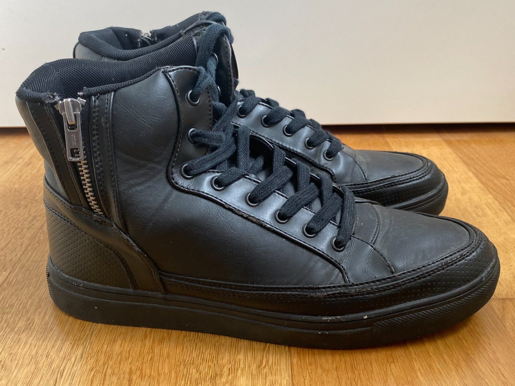 Scarpe da uomo: High-Sneakers URBAN CLASSICS Schwarz / Leder Gr. 41 – Usato da Chur venduto da datho7278 5