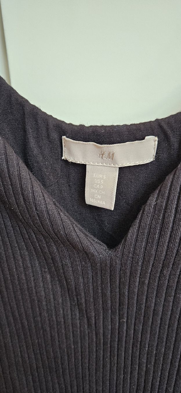 H&M Top: H&M Top Grösse S schwarz gerippt – Usato da Rombach venduto da ThriftBetter 2