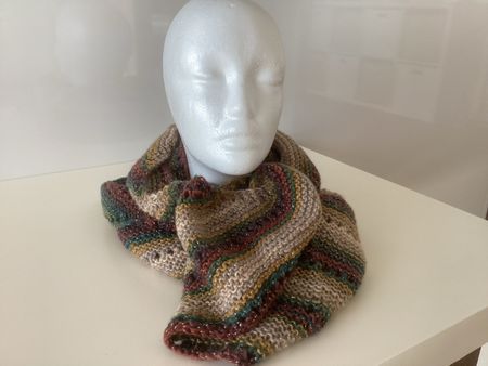 Halbmondtuch Wolle mit Glitzer handgestrickt Herbst/Winter