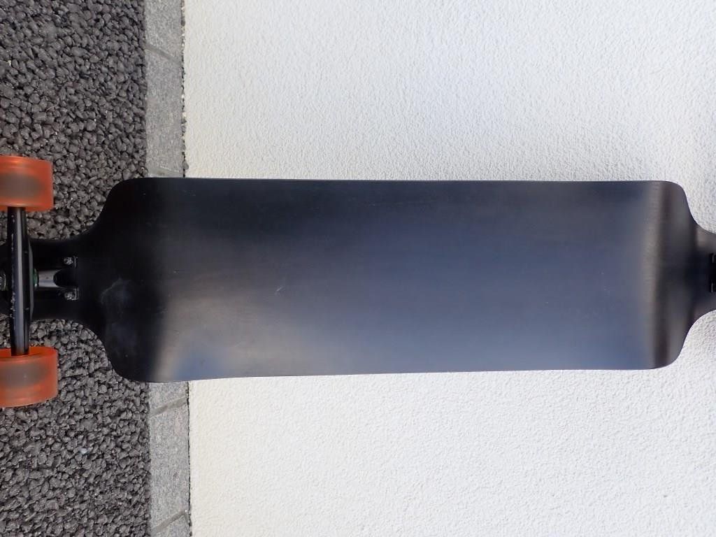 Skateboards: Longboard KTS 01 Black mit orangen Rollen – Usato da Galgenen venduto da Marc98 8