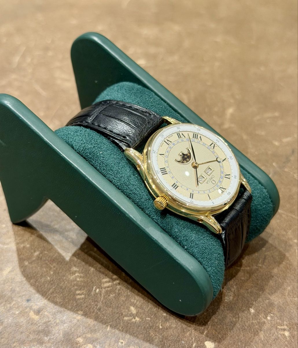 Omega Orologi: Omega Trible Date Moonphase 18K Gold – Usato da Zürich venduto da WATCHROOM 4