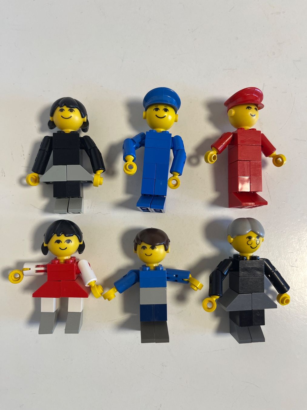 Lego Jouets: Lego - 6 Alte Figuren – D'occasion à Gelterkinden par cobra0110