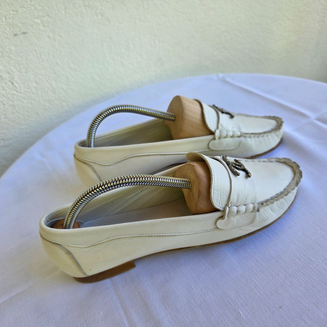 Scarpe da donna: Elegante weiße Leder-Loafer Gr. 39 – Usato da Wald ZH venduto da CapLux 3