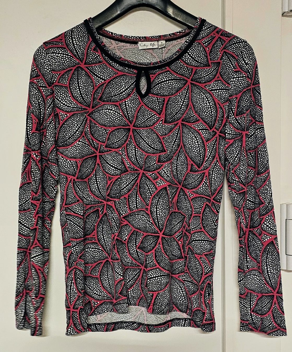 Maglioni & Felpe: Pull femme City life, taille S, neuf. – Nuovo (secondo la descrizione) da Monthey venduto da Chez-Dani-81 1