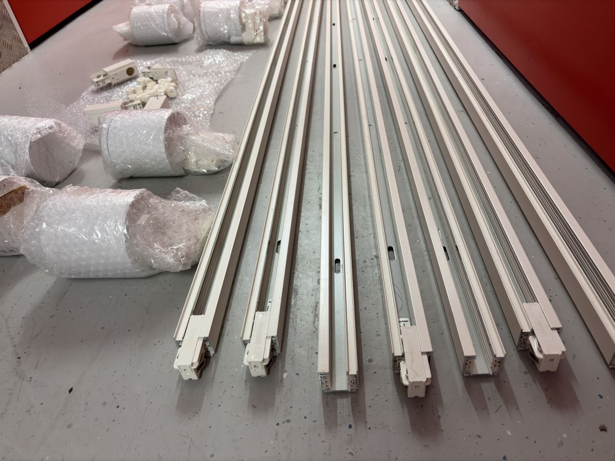 Kronleuchter & Deckenlampen: Track/rail LED spots for shop/store use – Gebraucht aus Nyon von tor_6gr5 1