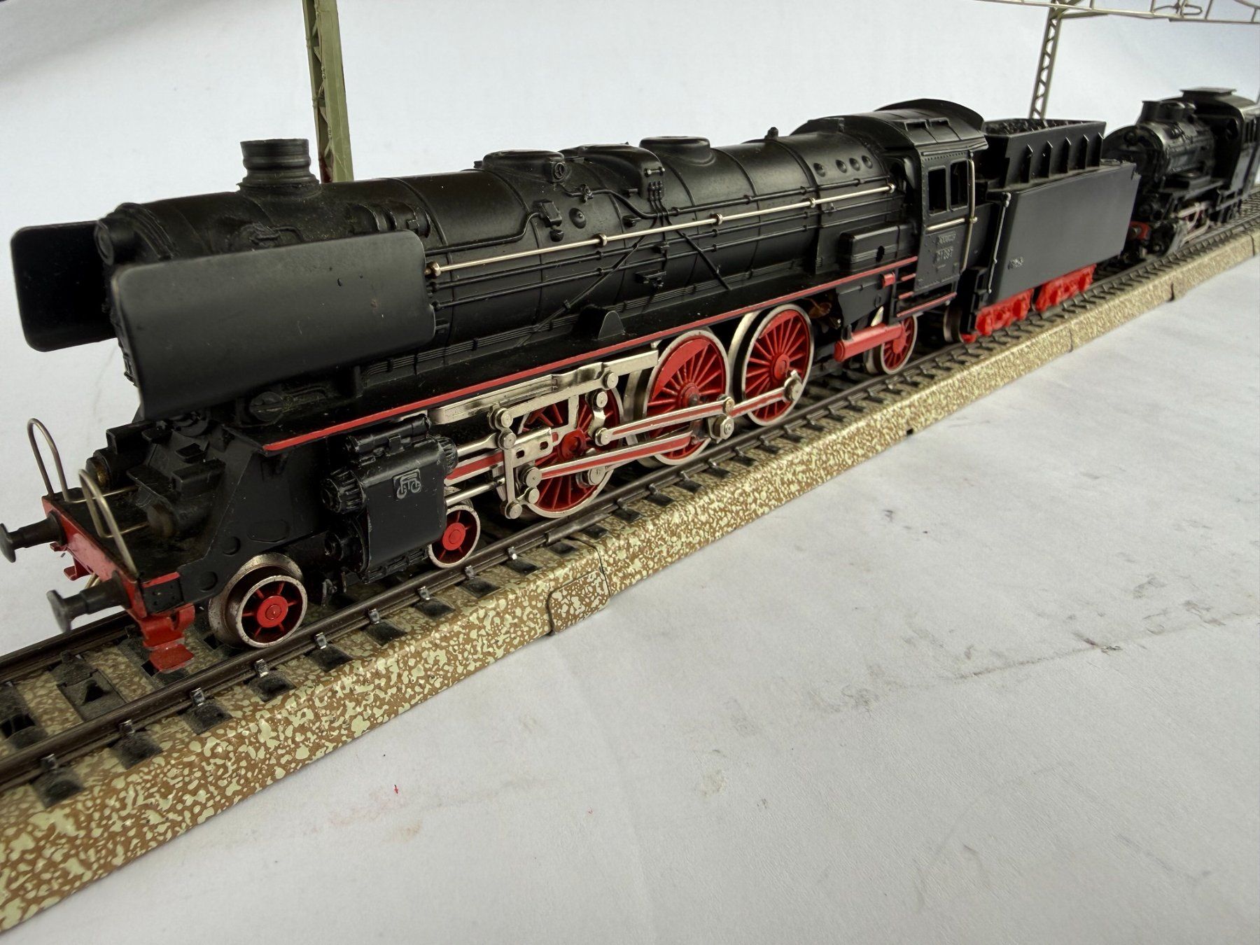 Märklin Modellini di ferrovie: Dampfloks Märklin 01 097 und 89005 – Usato da Winterthur venduto da pascalCCS