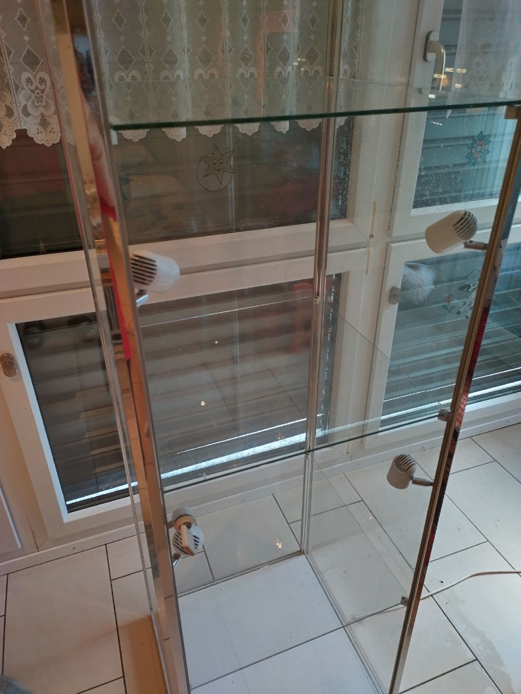 Vitrinen: Glasvitrine zu verkaufen  – Gebraucht aus Naters von sch_f25j 1