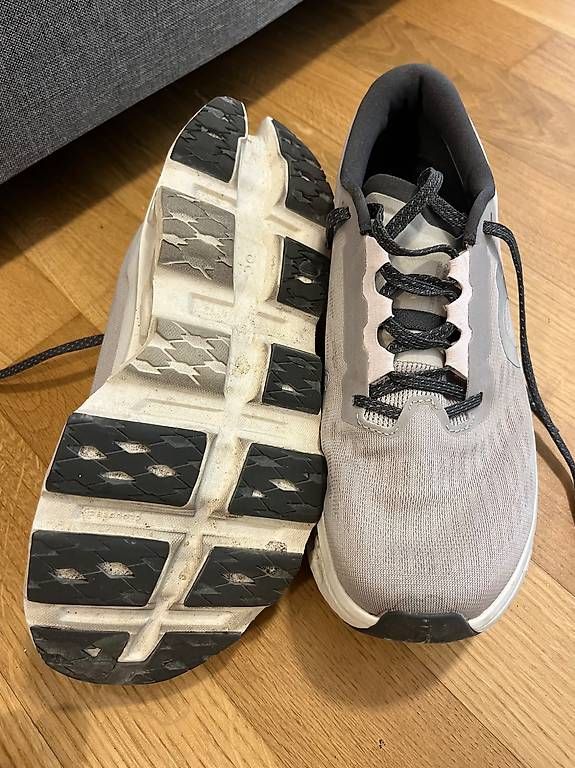 On Damenschuhe: On Cloudmonster 3 weiss/grau Größe 40 – Gebraucht aus Güttingen von sin_6lcy 2