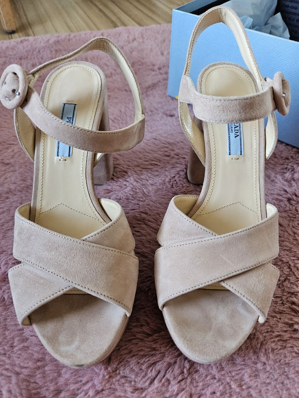 Prada Damenschuhe: PRADA Wildleder-Sandalen Neuwertig – Neu (gemäss Beschreibung) aus Siebnen von dora_nina 6
