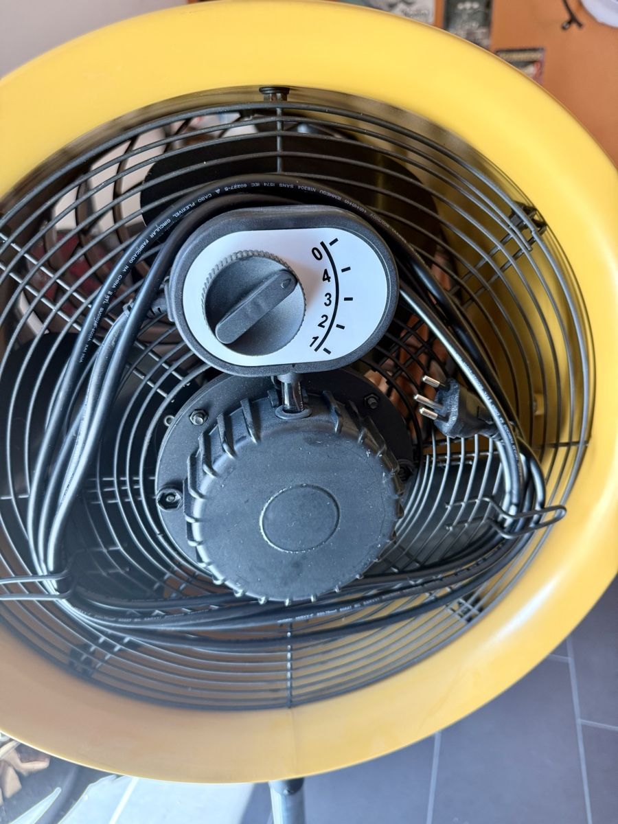 Caterpillar Ventilatoren: Ventilateur industriel Caterpillar sur pied – Gebraucht aus Aumont von Sidji3 2