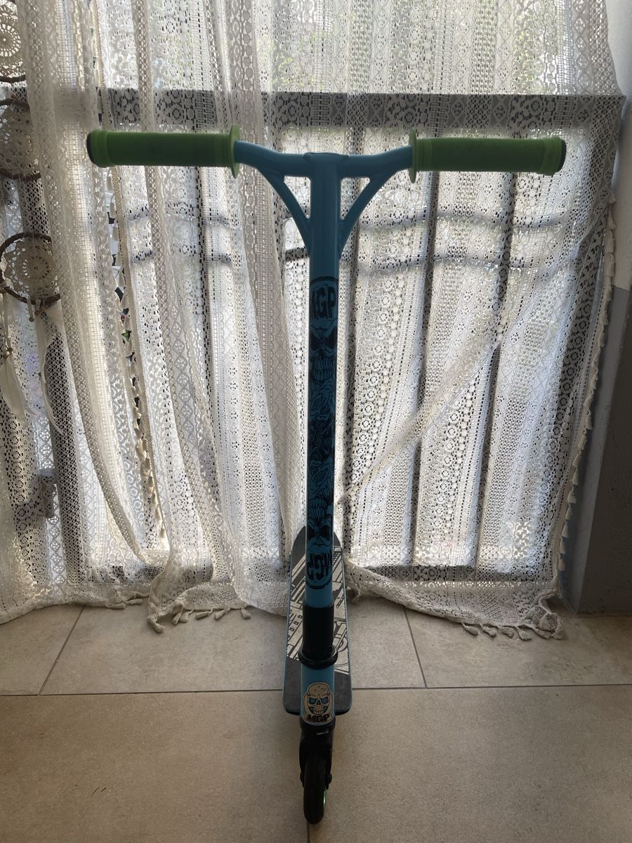 Veicoli per bambini: Trottinettes freestyle MGP bleu clair / vert clair – Usato da Montreux venduto da loic_13 1