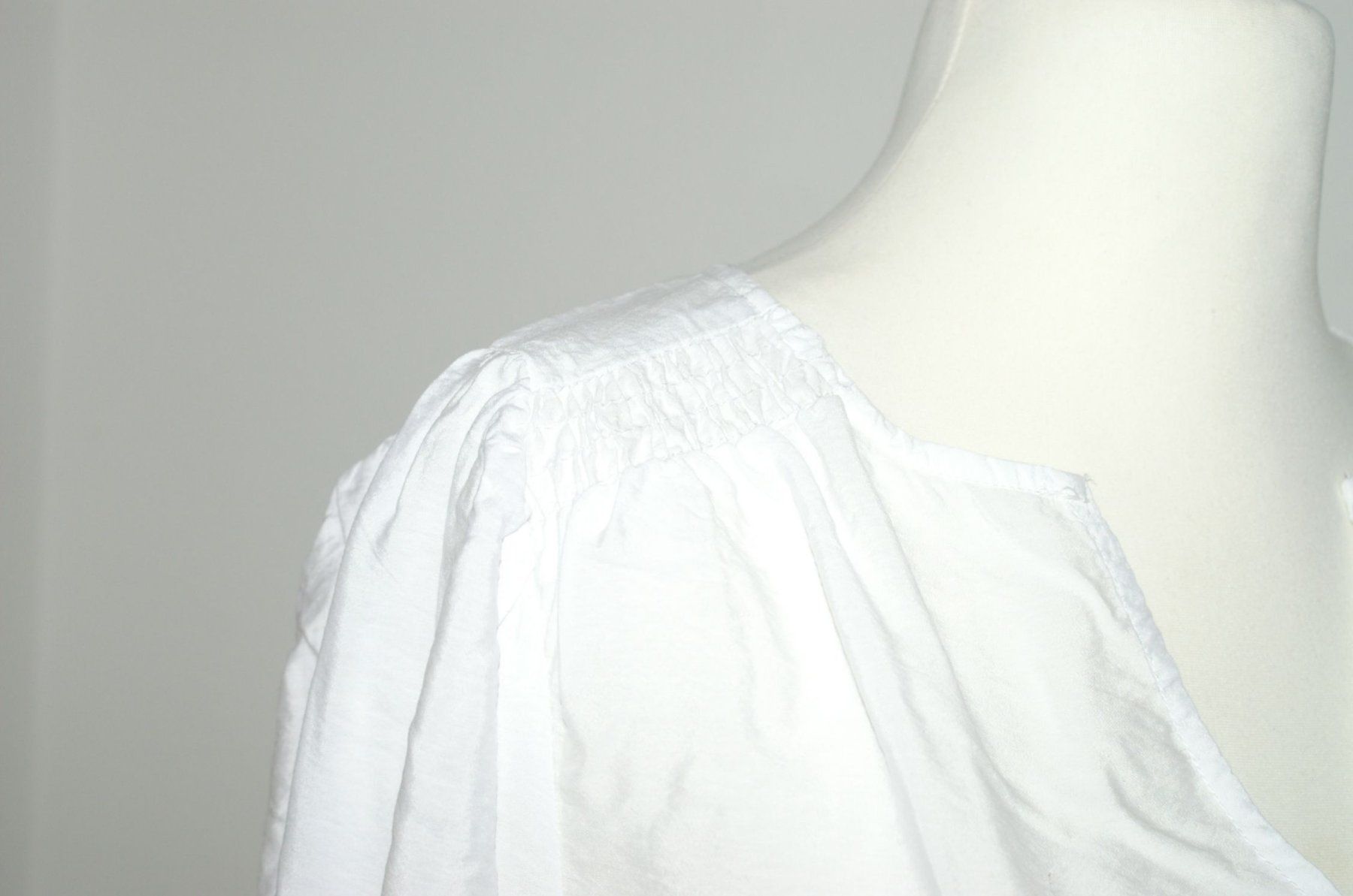 Blusen: lässige schlichte Bluse, langarm, Gr. 36/38, in offwhite – Gebraucht aus Grüt (Gossau ZH) von o-nyx 2