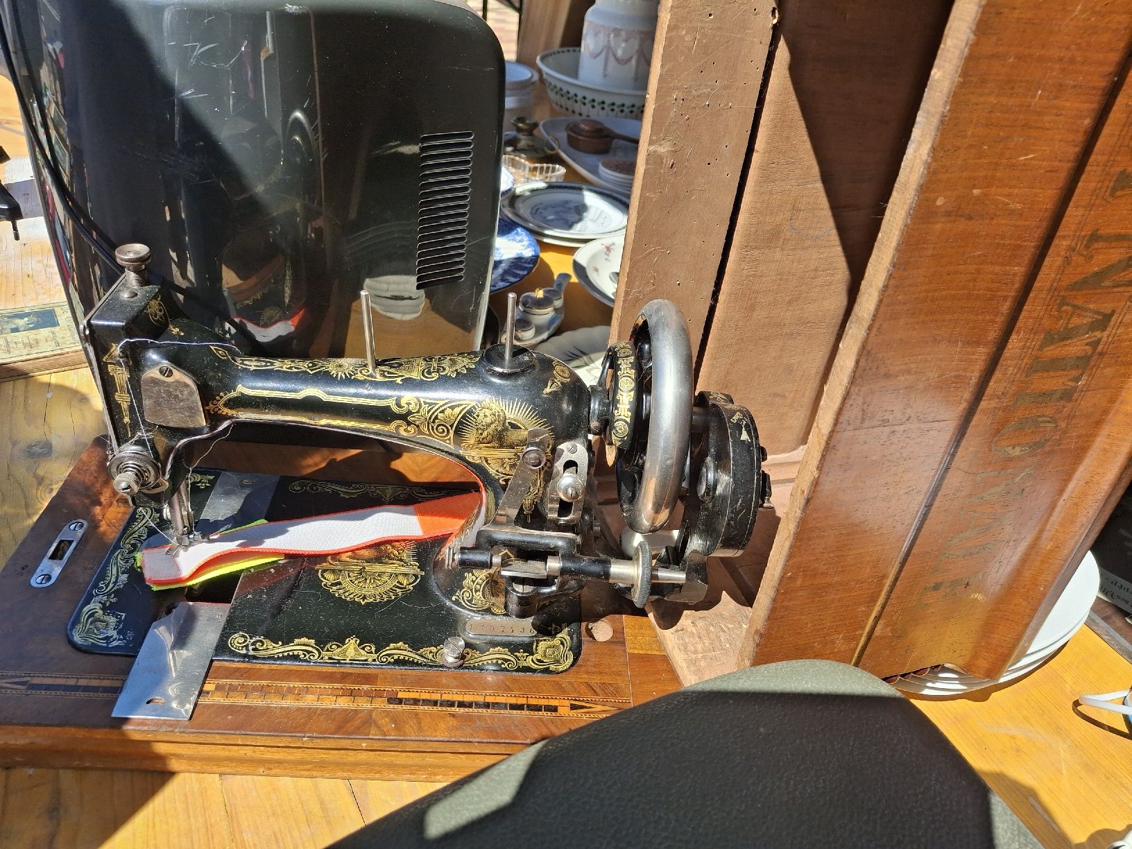 Macchine da cucire: machine à coudre – Usato da Mont-sur-Lausanne venduto da joe_2vt6