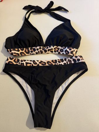 Schwarzer Bikini mit Leoprint, Grösse M, neuwerti.