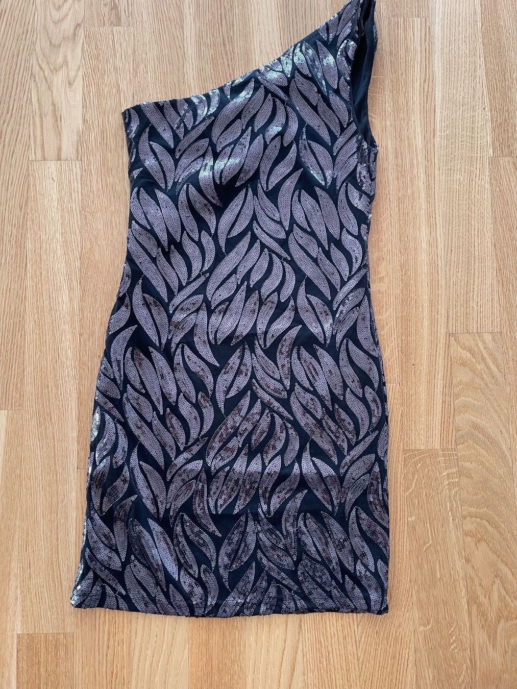 Vestiti: One Shoulder Minikleid – Nuovo (secondo la descrizione) da Staufen venduto da GiuliettaD 1
