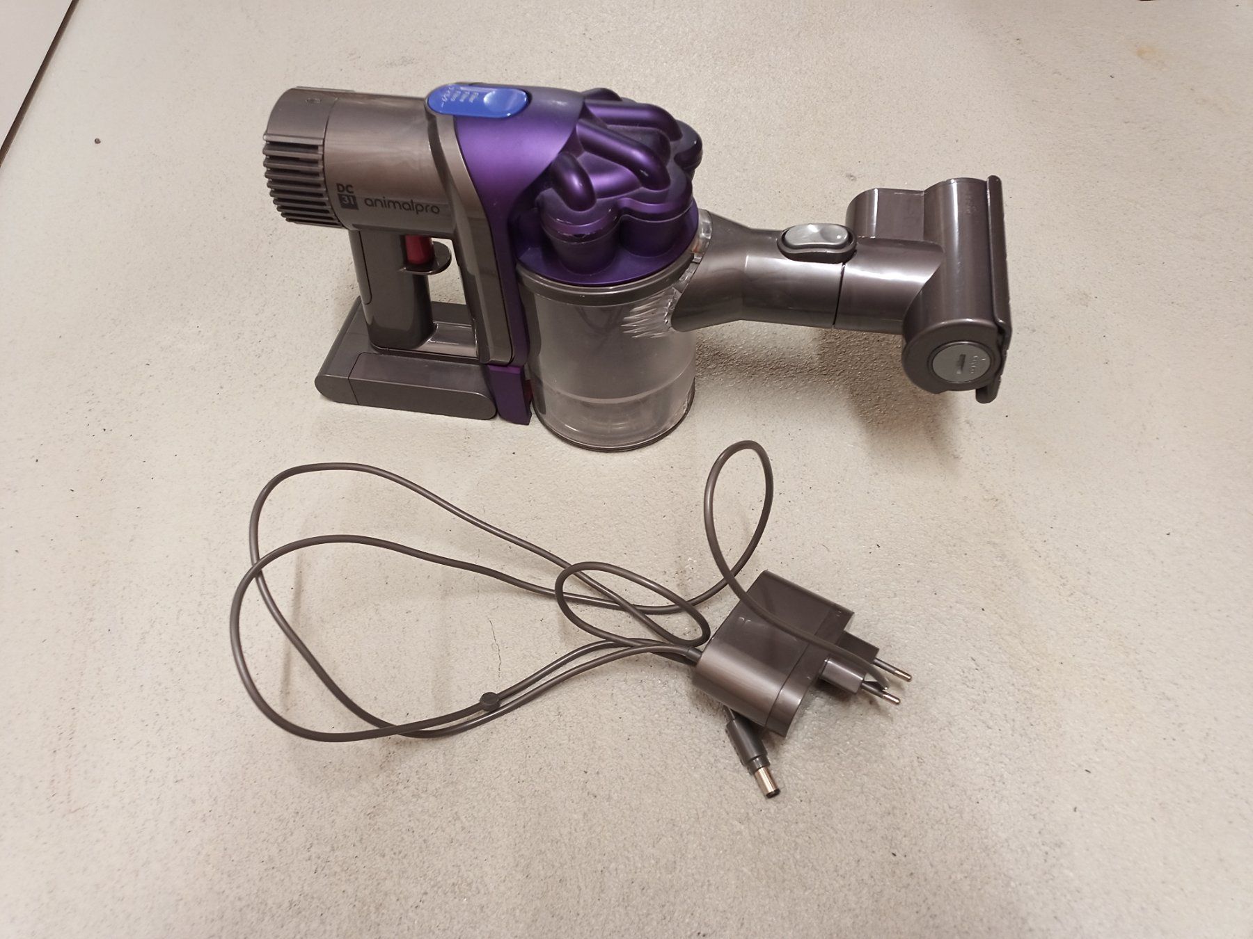 Dyson Aspirapolveri & Accessori: Dyson DC 31 Animal Pro Staubsauger TOP – Usato da Zürich venduto da danihell