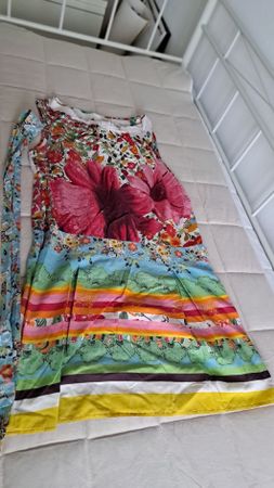 Robe fleurie Desigual multicolore, coupe décontractée