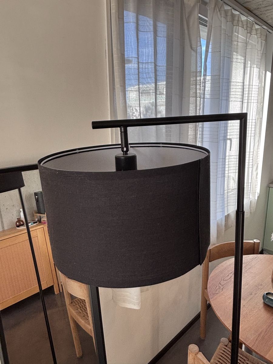 Lampade: Stehlampe schwarz mit Stoffschirm E27 – Usato da Zürich venduto da mme95 1