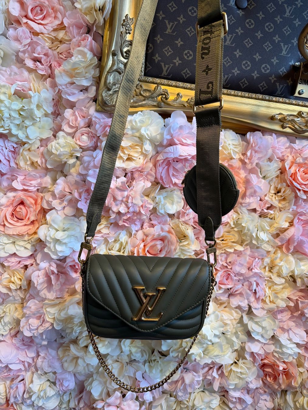 Taschen für Damen: Louis Vuitton New Wave Khaki – Neu (gemäss Beschreibung) aus Zürich von SecondhandZurich
