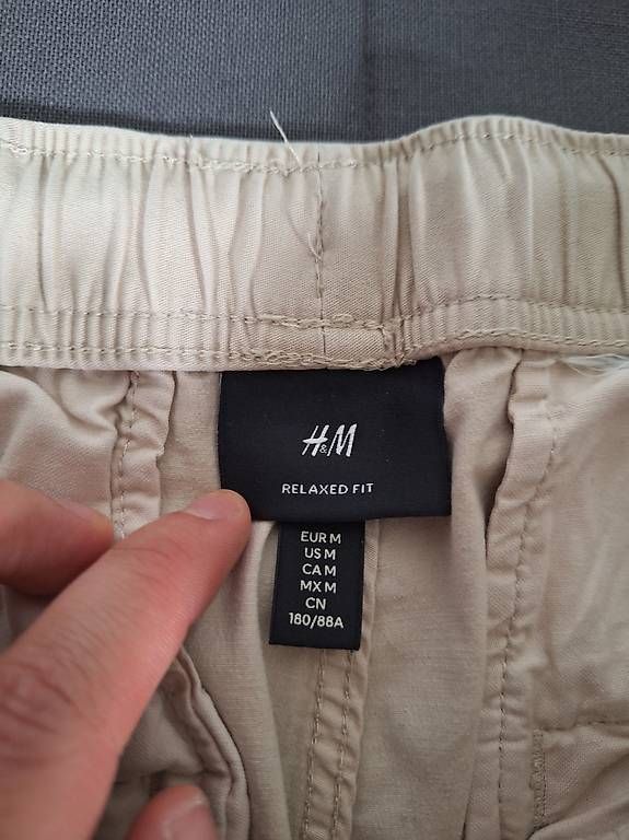 Hosen: H&M cargo pants beige M – Gebraucht aus Kriens von Jeremyt05 2