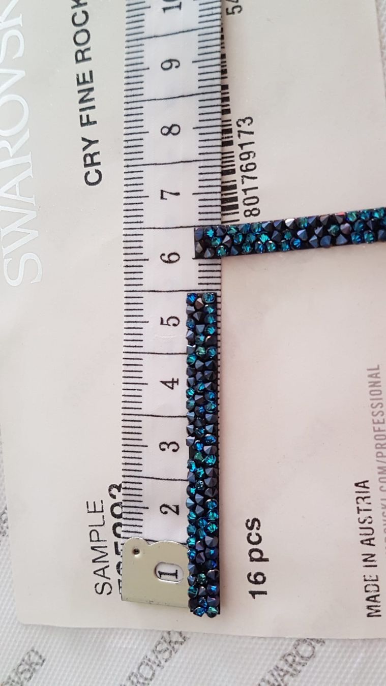 Swarovski Statuette: Swarovski Cry Fine Rocks 2St. 5 Farben. – Nuovo (secondo la descrizione) da Zürich venduto da 280_yc86 8