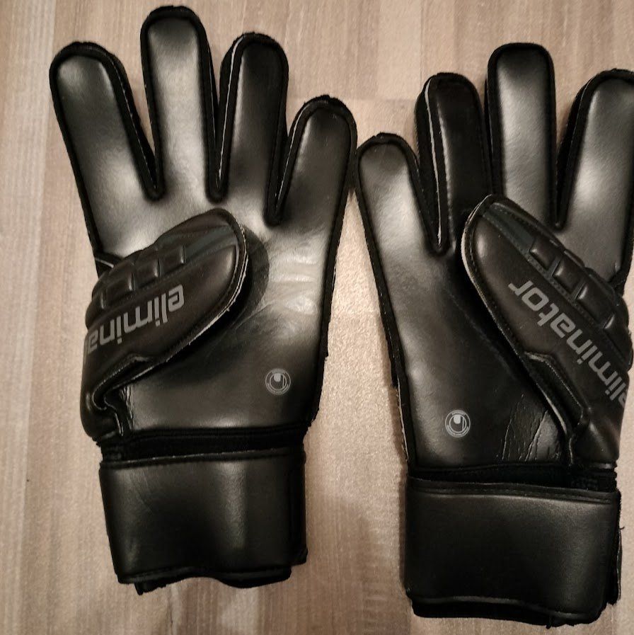 Sonstige Accessoires für Herren: Uhlsport Torwarthandschuhe Gr. 8.5, statt Fr. 105.-- – Neu und originalverpackt aus Oftringen von Sportivo.Schweiz 2