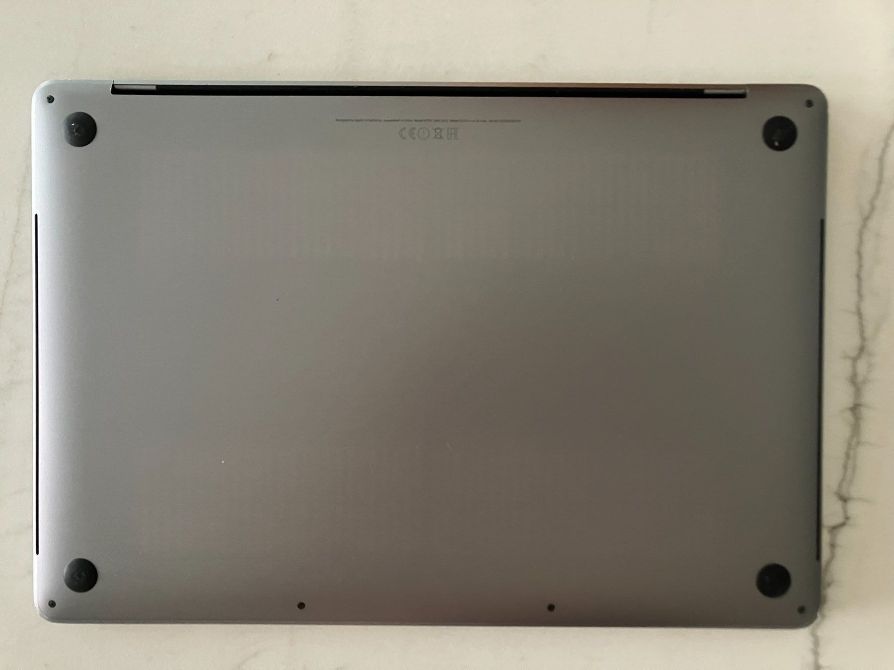 Apple Portables: MacBook Pro 15" 2016 / 16GB / 2TB SSD / Display defekt – Défectueux à Meisterschwanden par Discus0 8