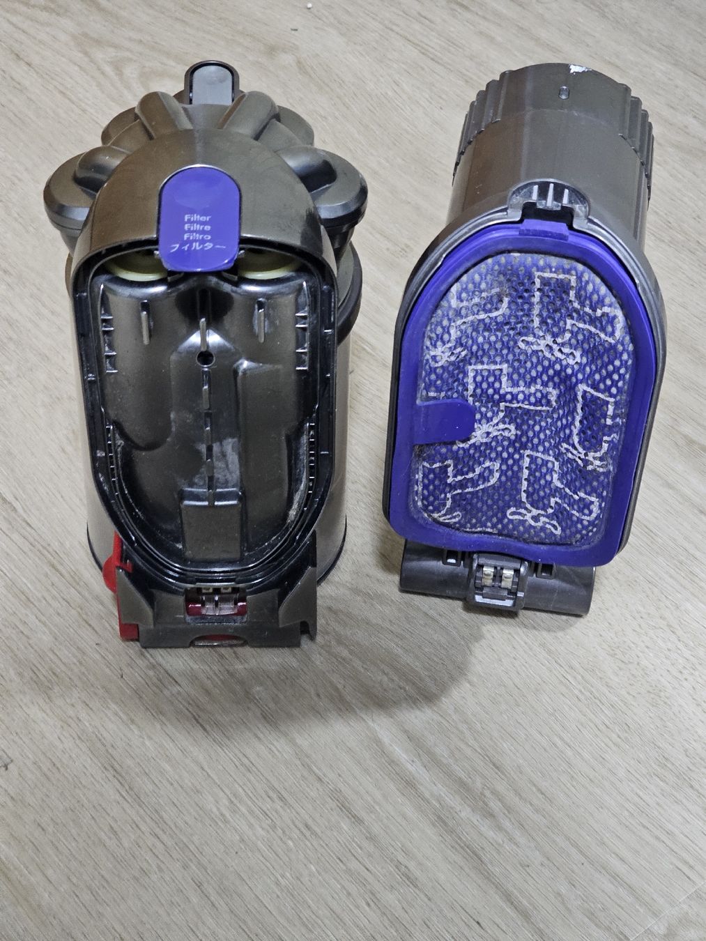 Dyson Aspirapolveri & Accessori: Aspirateur à main Dyson DC45 – Usato da Bulle venduto da Bflowx 4