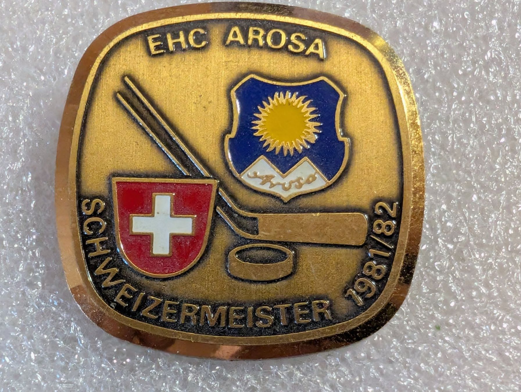 Placchette & Badge: Ansteckpin 279: EHC Arosa – Usato da Oppligen venduto da Pin-Fall-Shop
