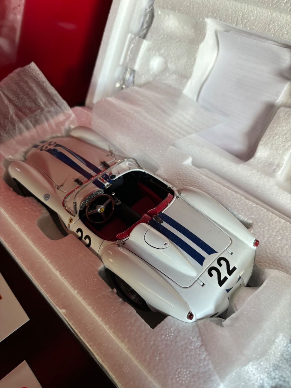 CMC Modellini d'auto: CMC Ferrari Testarossa weiss – Usato da Les Pontins venduto da Brumm01 1