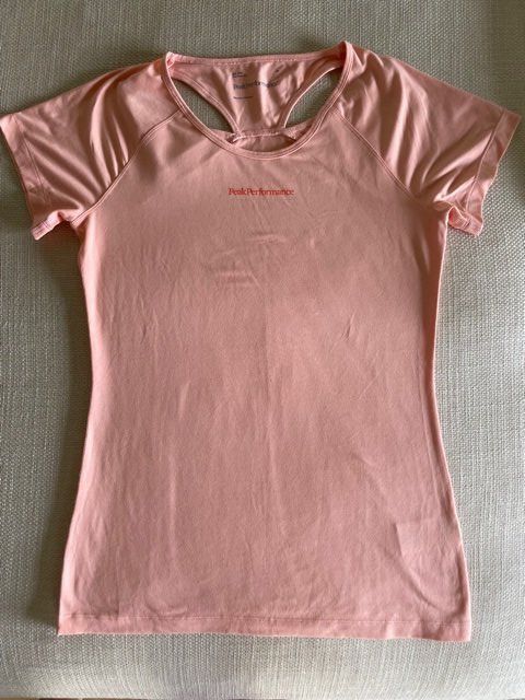 Peak Performance T-shirt: Stylisches T-Shirt von Peak Performance – Nuovo (secondo la descrizione) da Vico Morcote venduto da Muru