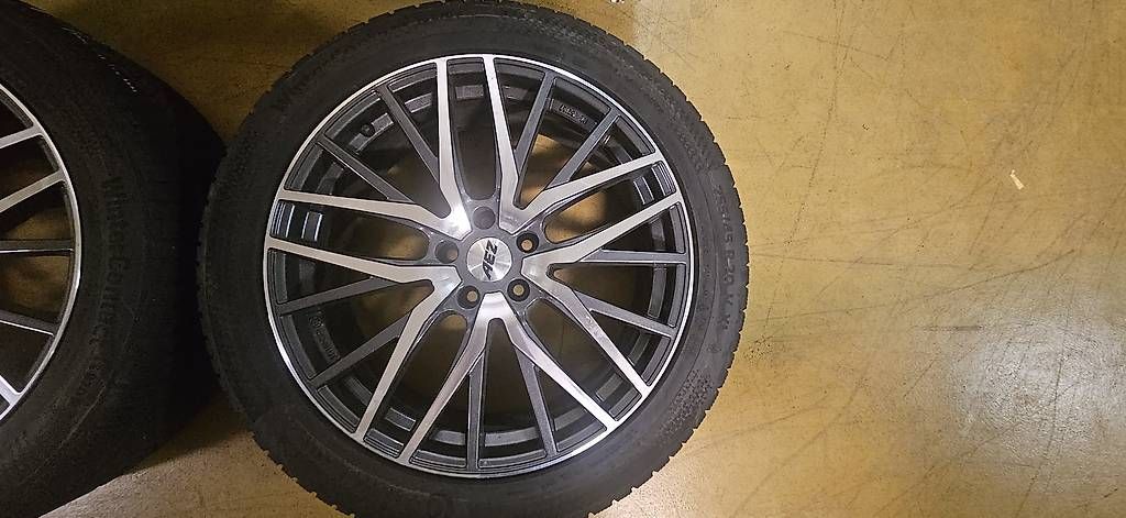 Continental Pneumatici & Ruote complete: Winterradsatz Audi SQ5/Q5 – Usato da Mels venduto da Gipfel22 1