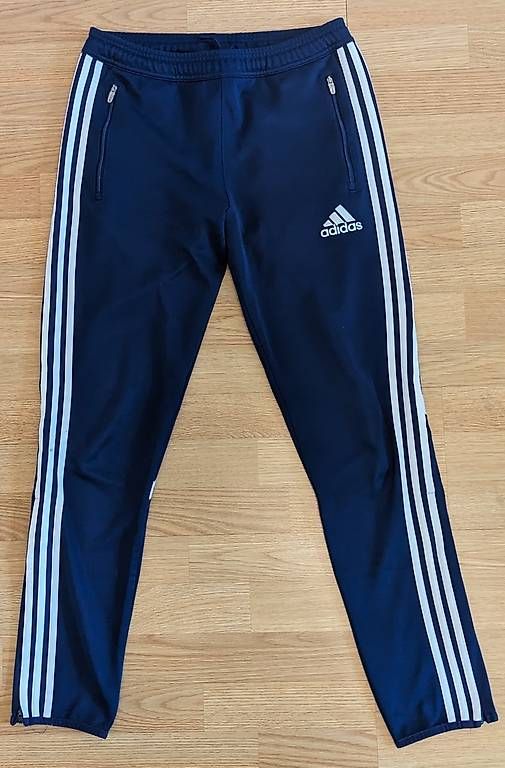 Pantalons: Adidas Trainerhosen – D'occasion à Basel par gje_wbp6