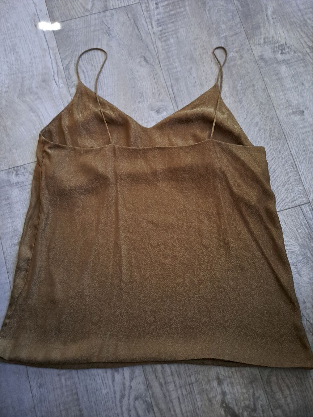 Tops: Top H&M olivgrün mit Muster Gr. 42  – D'occasion à Rickenbach LU par bishiida 1