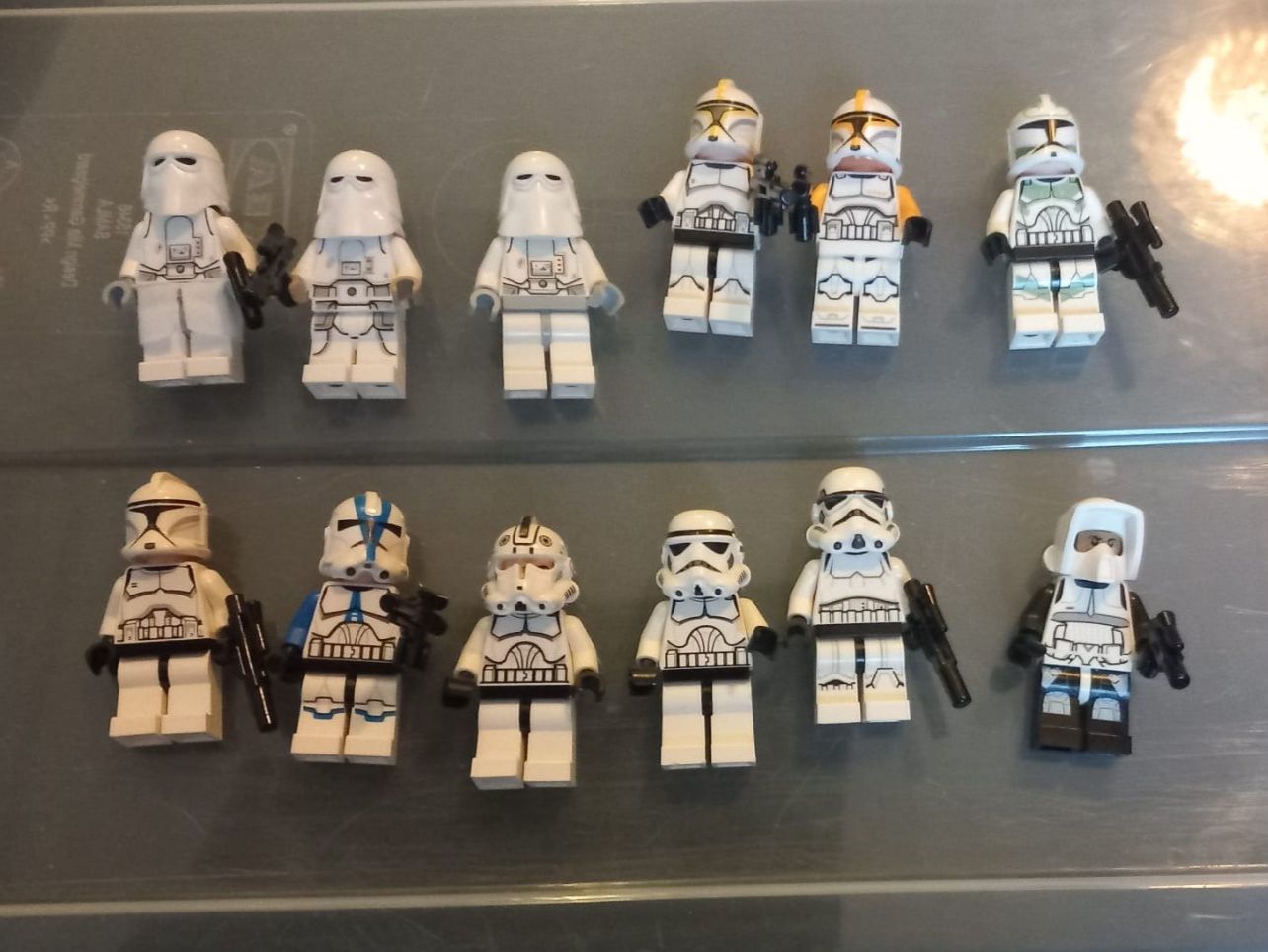Lego Statuette: 12 Minifiguren Lego Star Wars Clone Trooper, Stormtrooper .. – Usato da Maschwanden venduto da summernight7